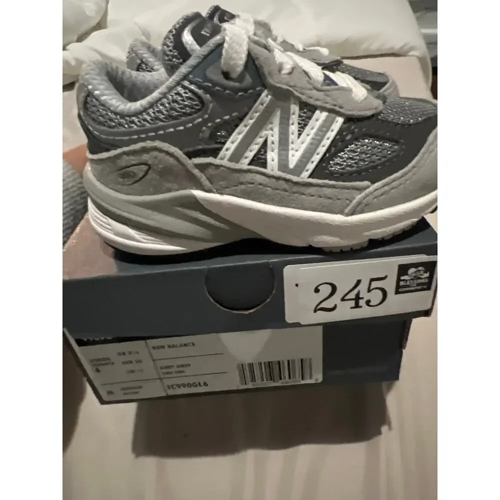 New Balance 990V6 Sz 4 infant grey IC990GL6